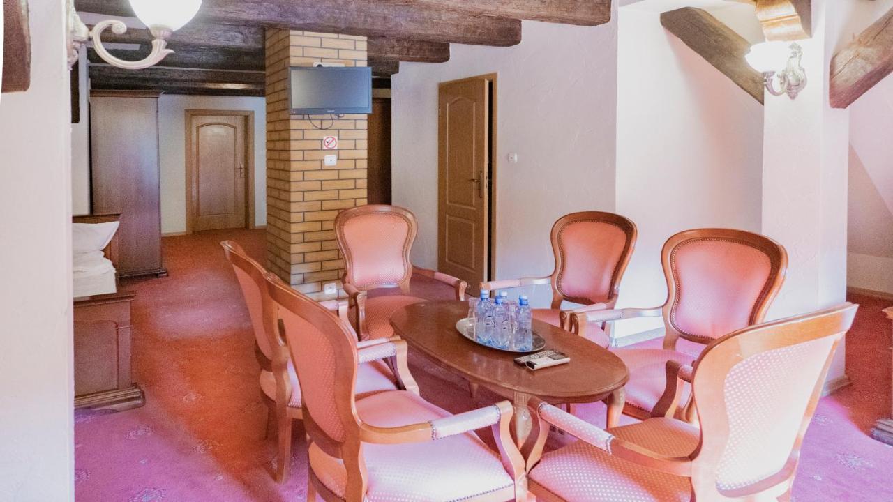 Hotel "Dworek Lesniczowka" Wodzislaw Slaski Luaran gambar