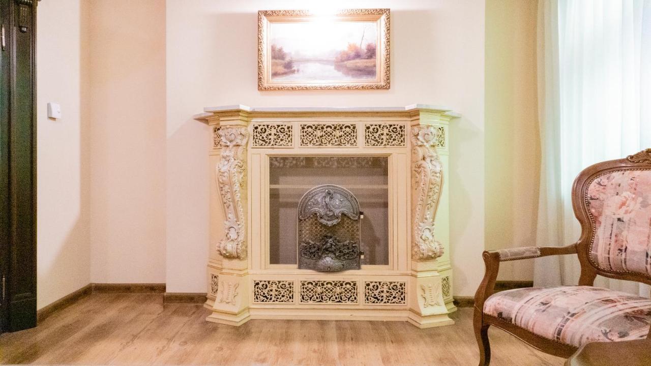 Hotel "Dworek Lesniczowka" Wodzislaw Slaski Luaran gambar