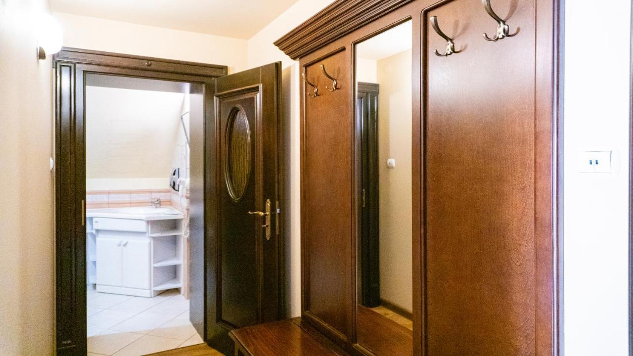 Hotel "Dworek Lesniczowka" Wodzislaw Slaski Luaran gambar